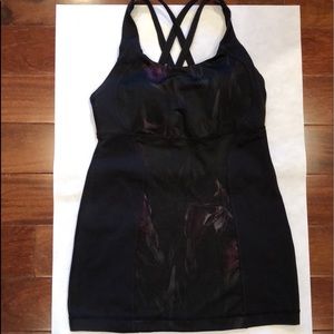 Lululemon cross cross strap top.  Size 4/6 small.